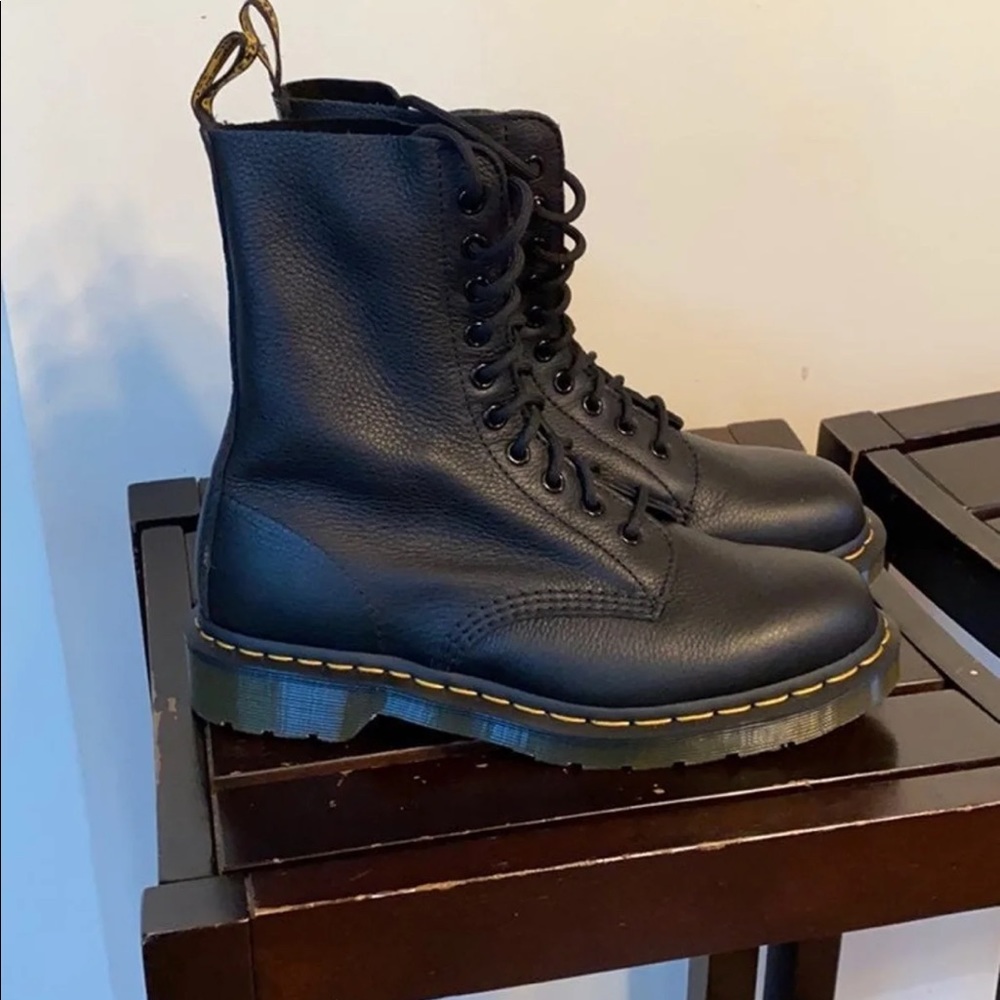 Dr martens Virginia 10 eye boots